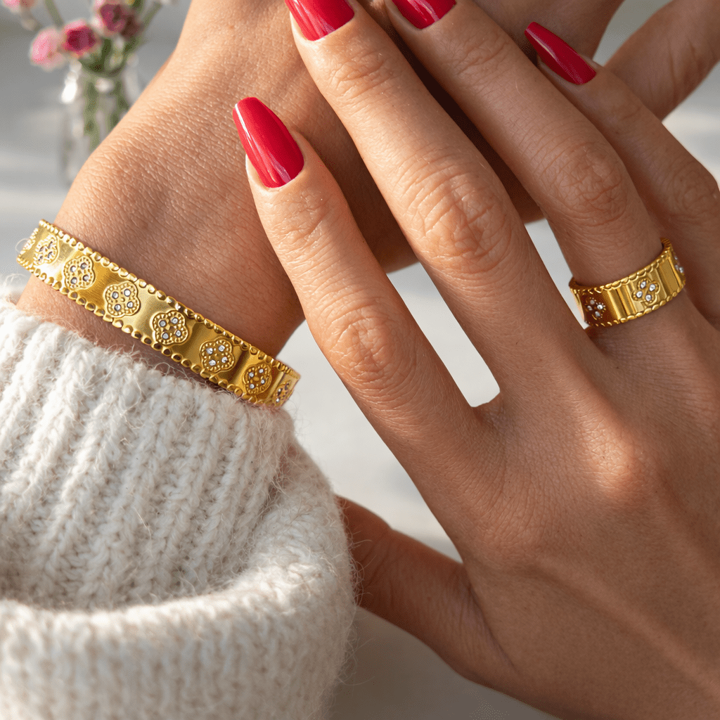 Clover Bangle - EzaVision - Bracelets - Clover Bangle