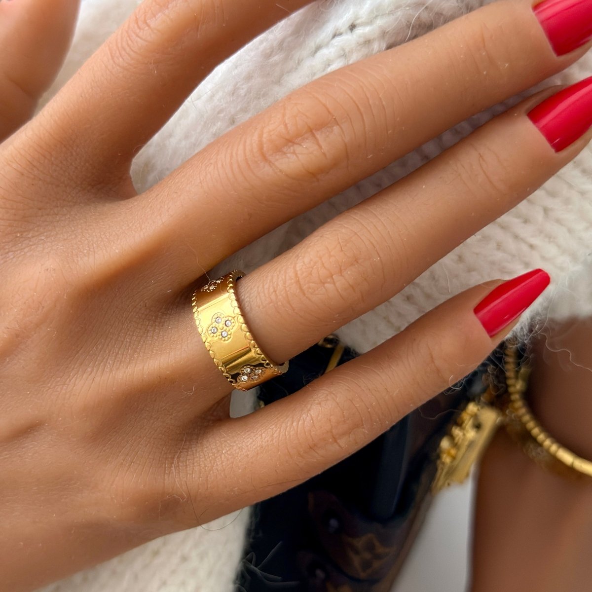 SAVE £10 with Clover Bundle Set - EzaVision - Set - SAVE £10 with Clover Bundle Set